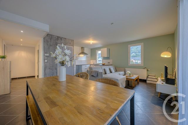 Appartement F3 à vendre - 3 pièces - 60.81 m2 - RUMILLY - 74 - RHONE-ALPES - Century 21 Confiance Services