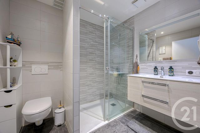 Appartement T3 à vendre - 3 pièces - 85.0 m2 - RUMILLY - 74 - RHONE-ALPES - Century 21 Confiance Services