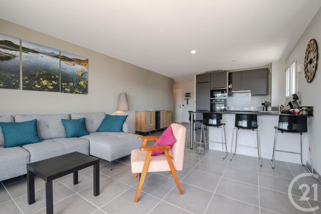 Appartement F3 à vendre - 3 pièces - 73.0 m2 - SALES - 74 - RHONE-ALPES - Century 21 Confiance Services