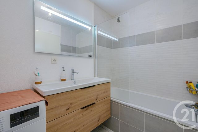 Appartement F4 à vendre - 4 pièces - 84.24 m2 - RUMILLY - 74 - RHONE-ALPES - Century 21 Confiance Services