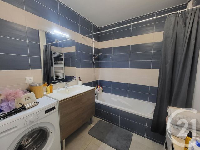 Afficher la photo en grand Appartement T2 à vendre - 2 pièces - 41.99 m2 - RUMILLY - 74 - RHONE-ALPES - Century 21 Confiance Services