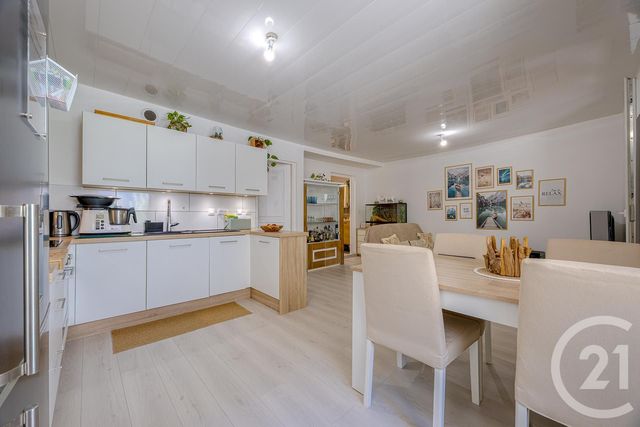 Appartement F3 à vendre - 3 pièces - 57.11 m2 - RUMILLY - 74 - RHONE-ALPES - Century 21 Confiance Services