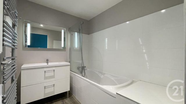 Appartement F3 à vendre - 3 pièces - 64.94 m2 - SALES - 74 - RHONE-ALPES - Century 21 Confiance Services