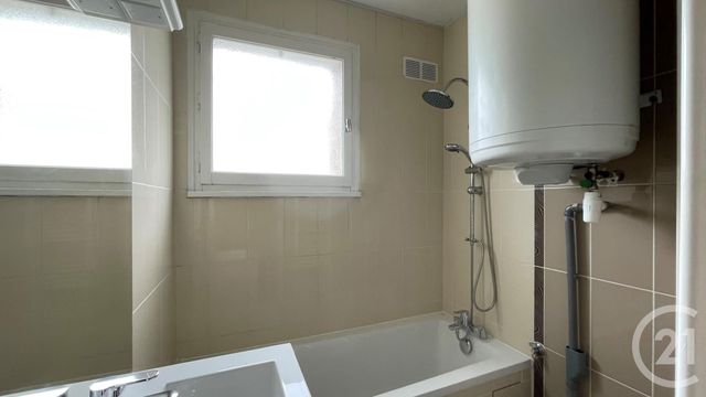 Appartement F3 à vendre - 3 pièces - 59.19 m2 - RUMILLY - 74 - RHONE-ALPES - Century 21 Confiance Services