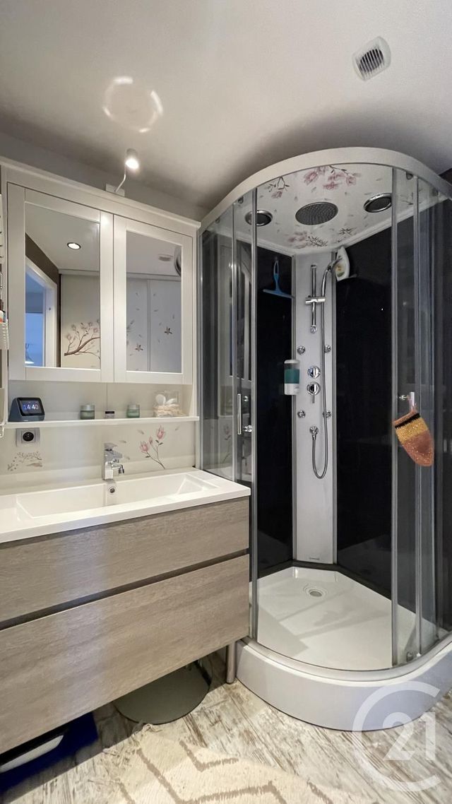 Appartement T4 à vendre - 4 pièces - 65.62 m2 - RUMILLY - 74 - RHONE-ALPES - Century 21 Confiance Services