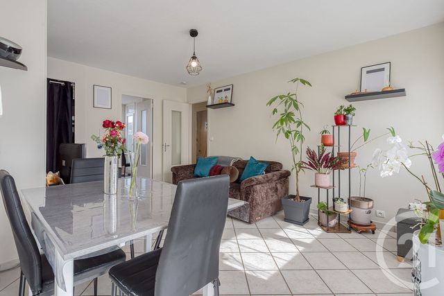 Appartement T3 à vendre - 3 pièces - 56.0 m2 - RUMILLY - 74 - RHONE-ALPES - Century 21 Confiance Services