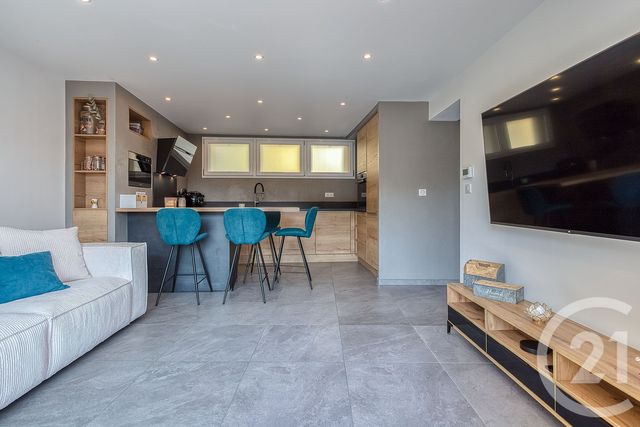 Appartement T3 à vendre - 3 pièces - 49.8 m2 - RUMILLY - 74 - RHONE-ALPES - Century 21 Confiance Services