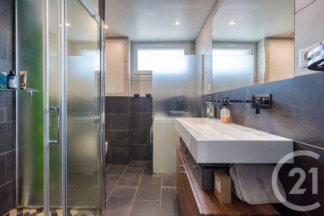 Appartement T3 à vendre - 3 pièces - 49.8 m2 - RUMILLY - 74 - RHONE-ALPES - Century 21 Confiance Services