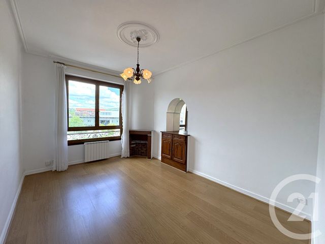 Appartement F2 bis à louer - 3 pièces - 62.0 m2 - RUMILLY - 74 - RHONE-ALPES - Century 21 Confiance Services