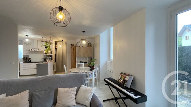 Appartement F2 à vendre - 2 pièces - 52.05 m2 - RUMILLY - 74 - RHONE-ALPES - Century 21 Confiance Services