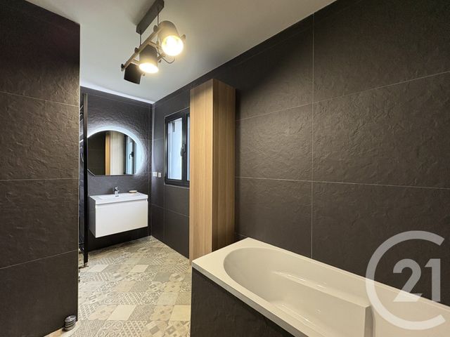 maison à louer - 4 pièces - 101.46 m2 - RUMILLY - 74 - RHONE-ALPES - Century 21 Confiance Services