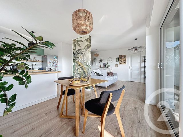 Appartement F4 à vendre - 4 pièces - 80.05 m2 - RUMILLY - 74 - RHONE-ALPES - Century 21 Confiance Services