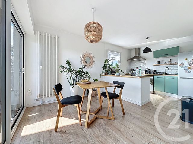 Appartement F4 à vendre - 4 pièces - 80.05 m2 - RUMILLY - 74 - RHONE-ALPES - Century 21 Confiance Services