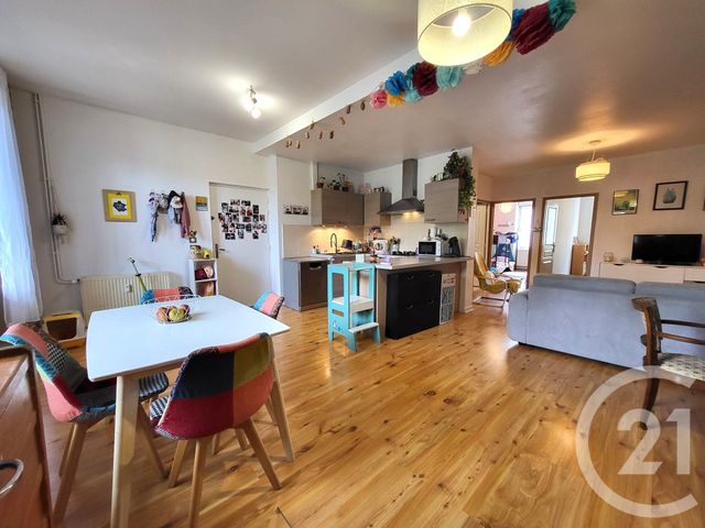 Appartement F3 à vendre - 3 pièces - 68.8 m2 - RUMILLY - 74 - RHONE-ALPES - Century 21 Confiance Services