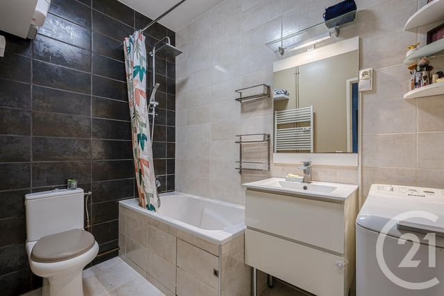 Appartement F3 à vendre - 3 pièces - 68.8 m2 - RUMILLY - 74 - RHONE-ALPES - Century 21 Confiance Services