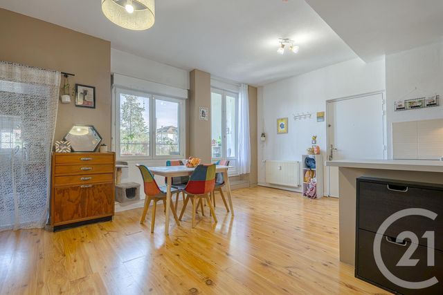 Appartement F3 à vendre - 3 pièces - 68.8 m2 - RUMILLY - 74 - RHONE-ALPES - Century 21 Confiance Services