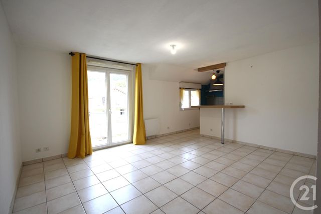 Appartement T2 à louer - 2 pièces - 49.25 m2 - RUMILLY - 74 - RHONE-ALPES - Century 21 Confiance Services