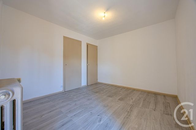 Appartement T3 à vendre - 3 pièces - 58.0 m2 - RUMILLY - 74 - RHONE-ALPES - Century 21 Confiance Services