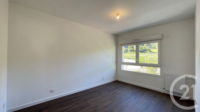 Appartement T3 à vendre - 3 pièces - 62.0 m2 - RUMILLY - 74 - RHONE-ALPES - Century 21 Confiance Services