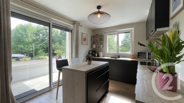 Afficher la photo en grand Appartement T3 à vendre - 3 pièces - 79.0 m2 - ALBY SUR CHERAN - 74 - RHONE-ALPES - Century 21 Confiance Services