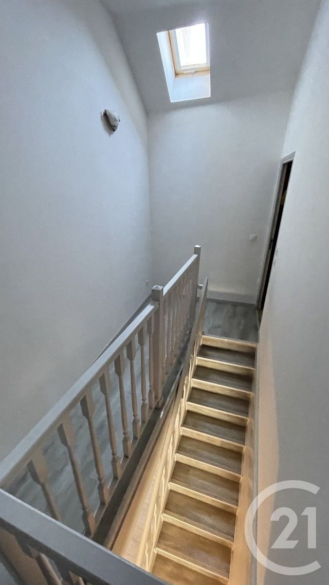 Appartement F5 à vendre - 5 pièces - 81.4 m2 - RUMILLY - 74 - RHONE-ALPES - Century 21 Confiance Services