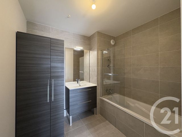 Appartement T3 à louer - 3 pièces - 64.25 m2 - RUMILLY - 74 - RHONE-ALPES - Century 21 Confiance Services