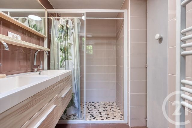 Appartement F5 à vendre - 5 pièces - 80.0 m2 - RUMILLY - 74 - RHONE-ALPES - Century 21 Confiance Services