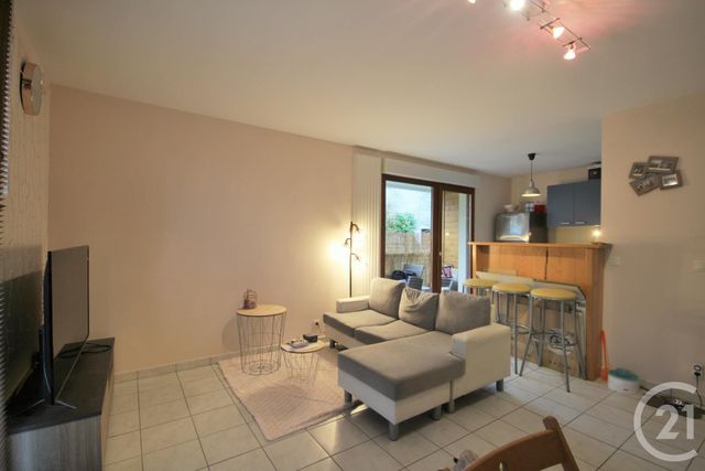 Appartement T2 à louer - 2 pièces - 50.0 m2 - VIUZ LA CHIESAZ - 74 - RHONE-ALPES - Century 21 Confiance Services