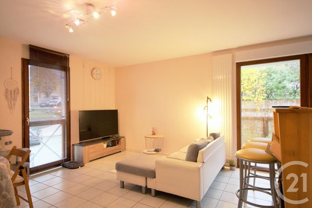 Appartement T2 à louer - 2 pièces - 50.0 m2 - VIUZ LA CHIESAZ - 74 - RHONE-ALPES - Century 21 Confiance Services