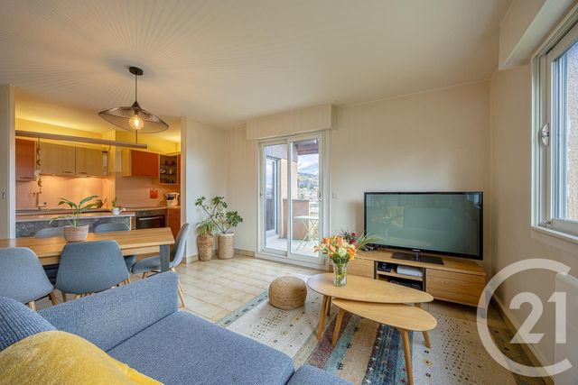 Appartement F4 à vendre - 4 pièces - 93.0 m2 - RUMILLY - 74 - RHONE-ALPES - Century 21 Confiance Services