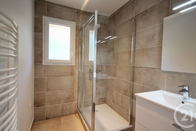 maison à louer - 5 pièces - 118.21 m2 - HAUTEVILLE SUR FIER - 74 - RHONE-ALPES - Century 21 Confiance Services