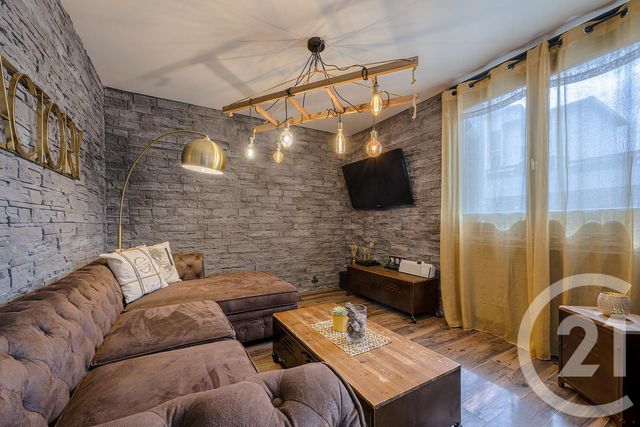 Appartement F5 à vendre - 5 pièces - 97.98 m2 - RUMILLY - 74 - RHONE-ALPES - Century 21 Confiance Services