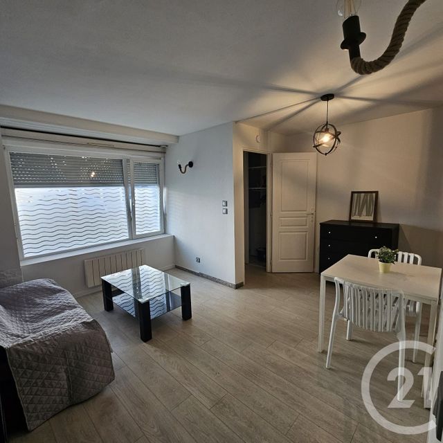 Appartement T2 à louer - 2 pièces - 33.6 m2 - RUMILLY - 74 - RHONE-ALPES - Century 21 Confiance Services