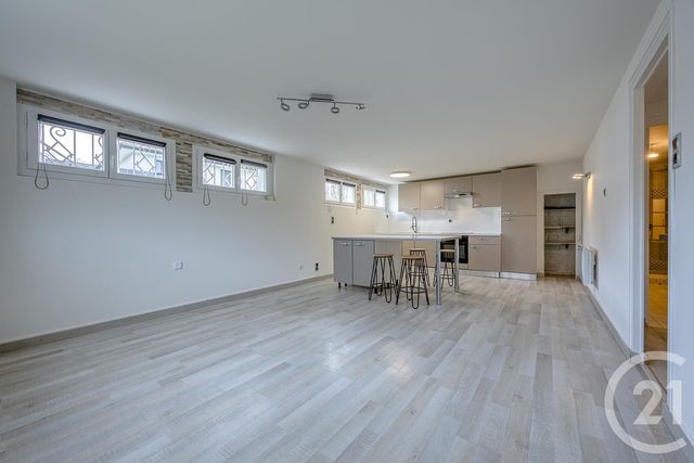 Appartement T2 à vendre - 2 pièces - 57.09 m2 - RUMILLY - 74 - RHONE-ALPES - Century 21 Confiance Services