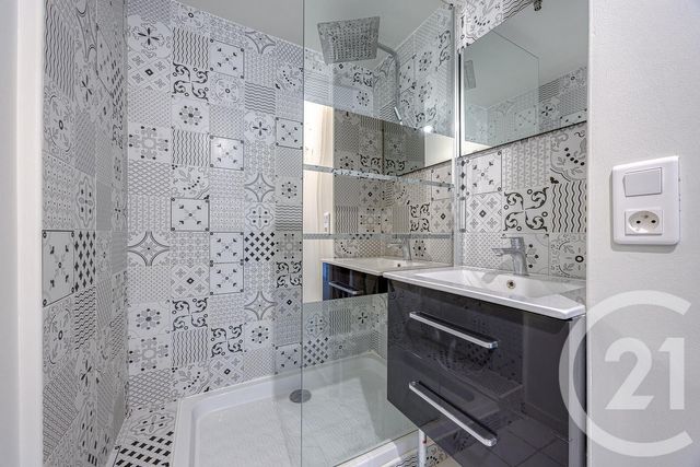 Appartement T2 à vendre - 2 pièces - 57.09 m2 - RUMILLY - 74 - RHONE-ALPES - Century 21 Confiance Services