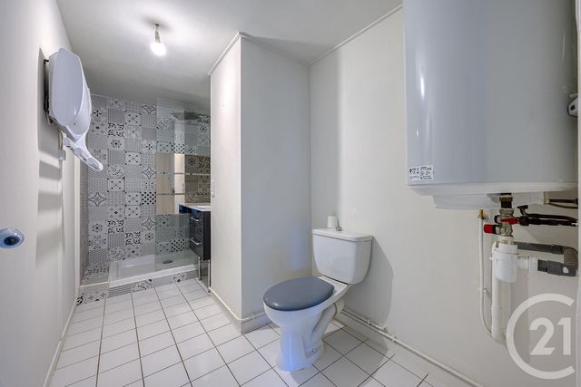 Appartement T2 à vendre - 2 pièces - 57.09 m2 - RUMILLY - 74 - RHONE-ALPES - Century 21 Confiance Services