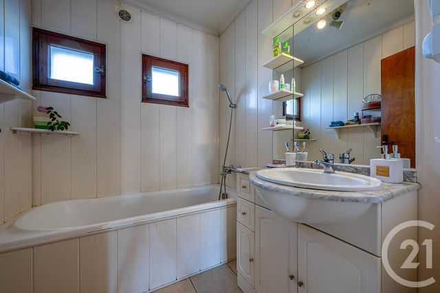 Appartement T4 à vendre - 4 pièces - 73.15 m2 - RUMILLY - 74 - RHONE-ALPES - Century 21 Confiance Services