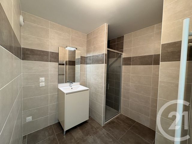 Appartement T2 à louer - 2 pièces - 42.32 m2 - RUMILLY - 74 - RHONE-ALPES - Century 21 Confiance Services