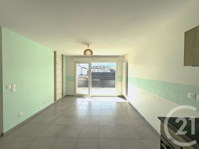 Appartement T2 à louer - 2 pièces - 42.32 m2 - RUMILLY - 74 - RHONE-ALPES - Century 21 Confiance Services