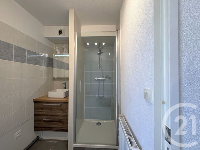 Appartement T2 à louer - 2 pièces - 42.22 m2 - RUMILLY - 74 - RHONE-ALPES - Century 21 Confiance Services