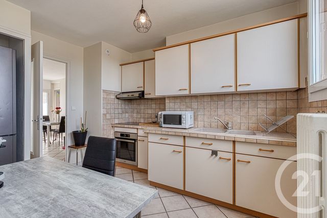 Appartement T3 à louer - 3 pièces - 56.0 m2 - RUMILLY - 74 - RHONE-ALPES - Century 21 Confiance Services