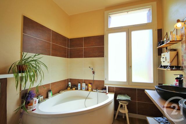 Appartement F5 à vendre - 5 pièces - 118.68 m2 - RUMILLY - 74 - RHONE-ALPES - Century 21 Confiance Services