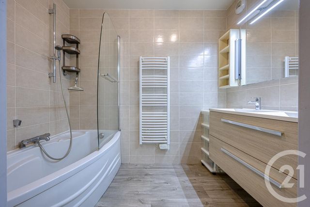 Appartement F4 à vendre - 4 pièces - 80.0 m2 - ALBY SUR CHERAN - 74 - RHONE-ALPES - Century 21 Confiance Services