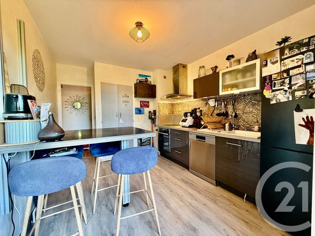 Appartement F4 à vendre - 4 pièces - 82.96 m2 - RUMILLY - 74 - RHONE-ALPES - Century 21 Confiance Services