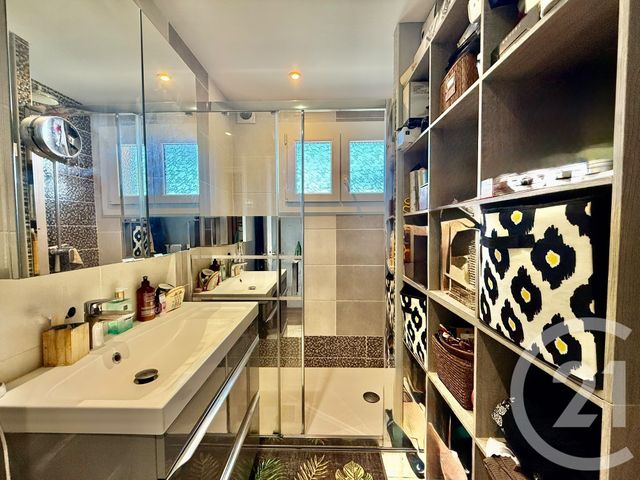 Appartement F4 à vendre - 4 pièces - 82.96 m2 - RUMILLY - 74 - RHONE-ALPES - Century 21 Confiance Services