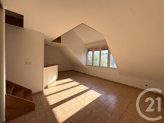 Appartement Duplex à louer - 2 pièces - 62.8 m2 - RUMILLY - 74 - RHONE-ALPES - Century 21 Confiance Services