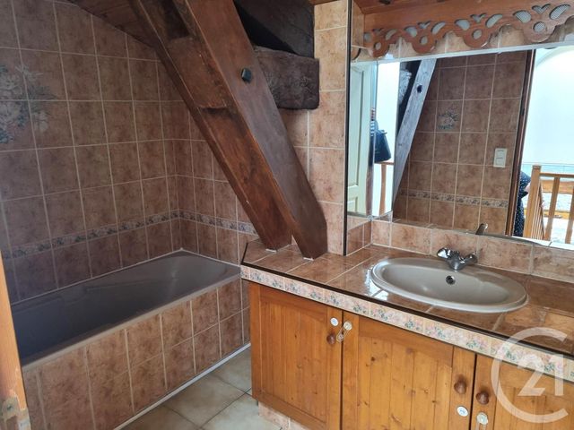 Appartement T3 à louer - 3 pièces - 70.0 m2 - RUMILLY - 74 - RHONE-ALPES - Century 21 Confiance Services
