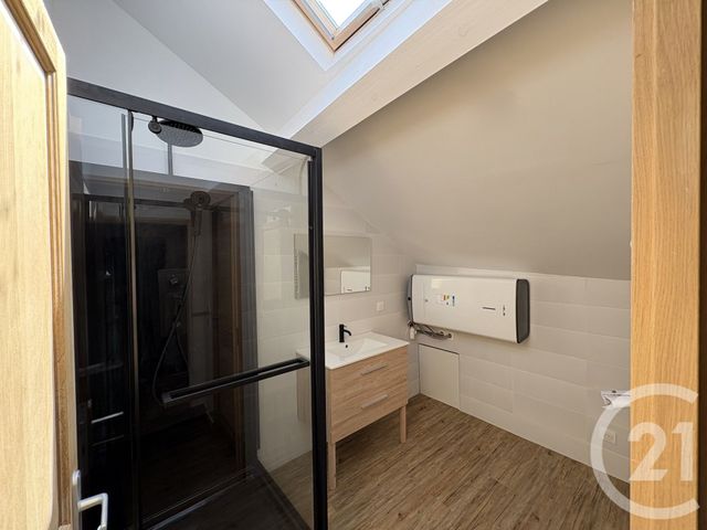 Appartement T2 à louer - 2 pièces - 40.0 m2 - RUMILLY - 74 - RHONE-ALPES - Century 21 Confiance Services