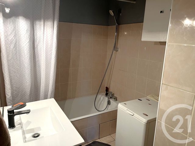 Appartement T2 à louer - 2 pièces - 40.0 m2 - RUMILLY - 74 - RHONE-ALPES - Century 21 Confiance Services