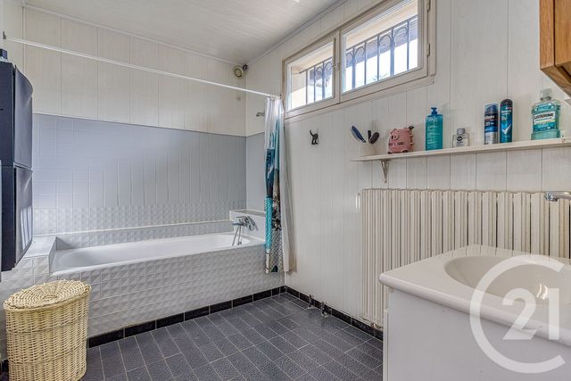 maison à vendre - 5 pièces - 119.27 m2 - RUMILLY - 74 - RHONE-ALPES - Century 21 Confiance Services